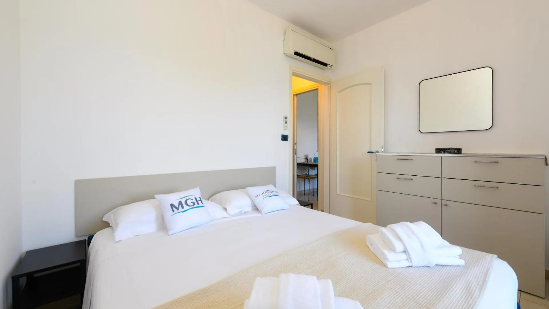 Mgh Lakefront Dream Peschiera Peschiera del Garda Apartment